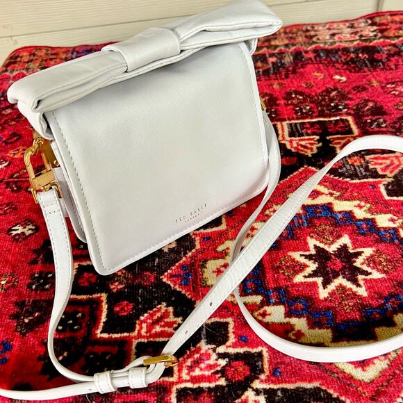 Ted Baker Niasina White Bow Top Handle Leather Crossbody Bag - Picture 3 of 14